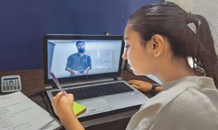 در حال یادگیری