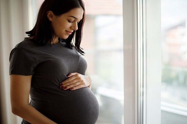 نکات مهم و تخصصی در زمان استفاده از لوازم آرایشی در زمان بارداری